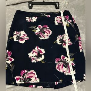 Ann Taylor floral skirt 10
